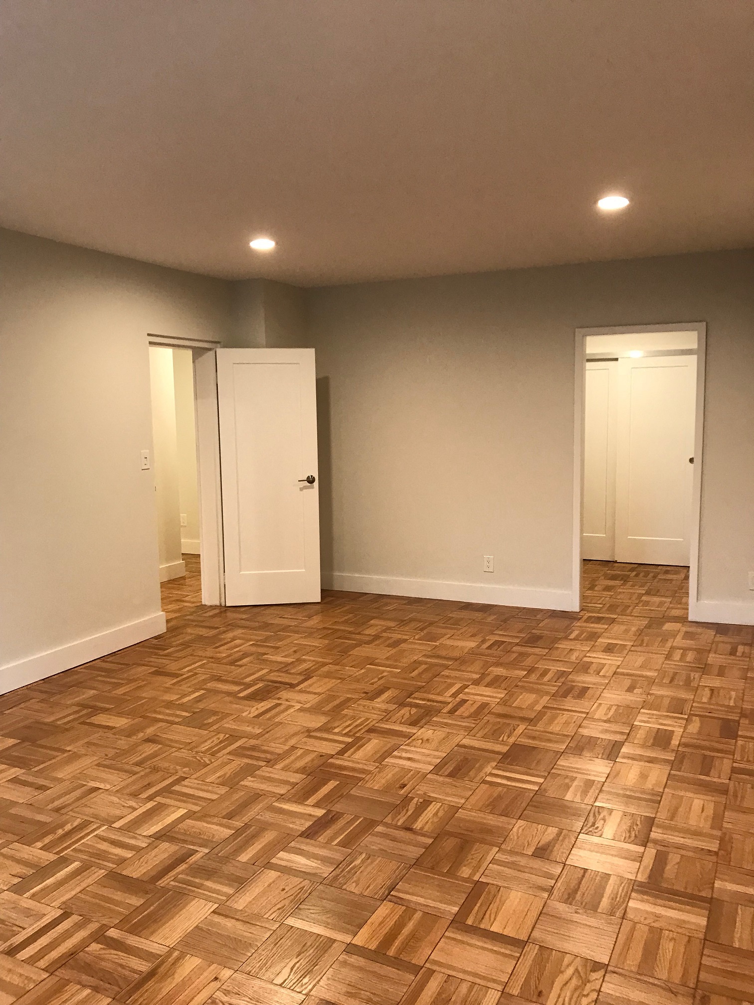 Crown moldings and recessed lighting